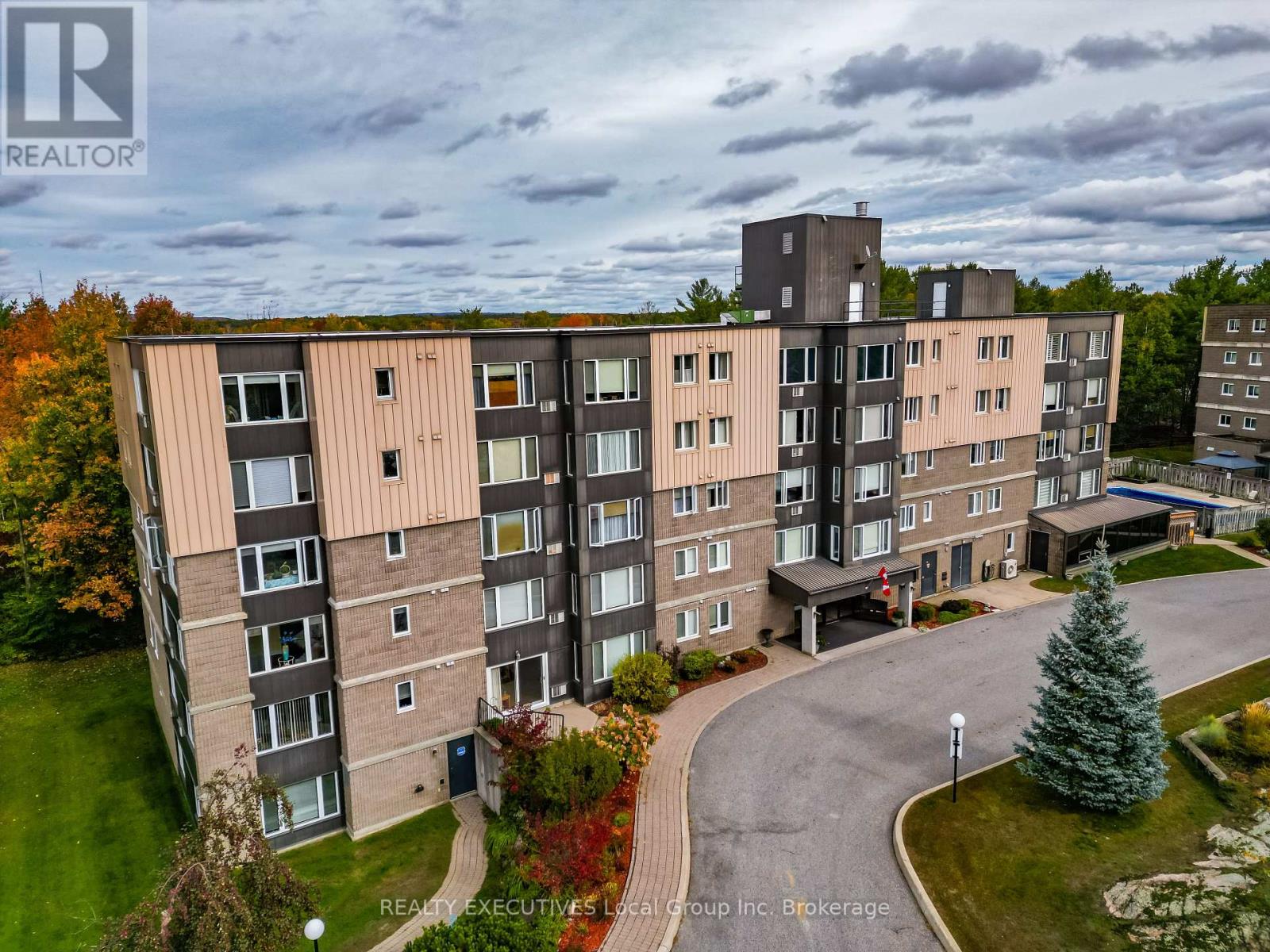 203 - 116 Blair Street, North Bay, Ontario  P1A 4E6 - Photo 4 - X12455052