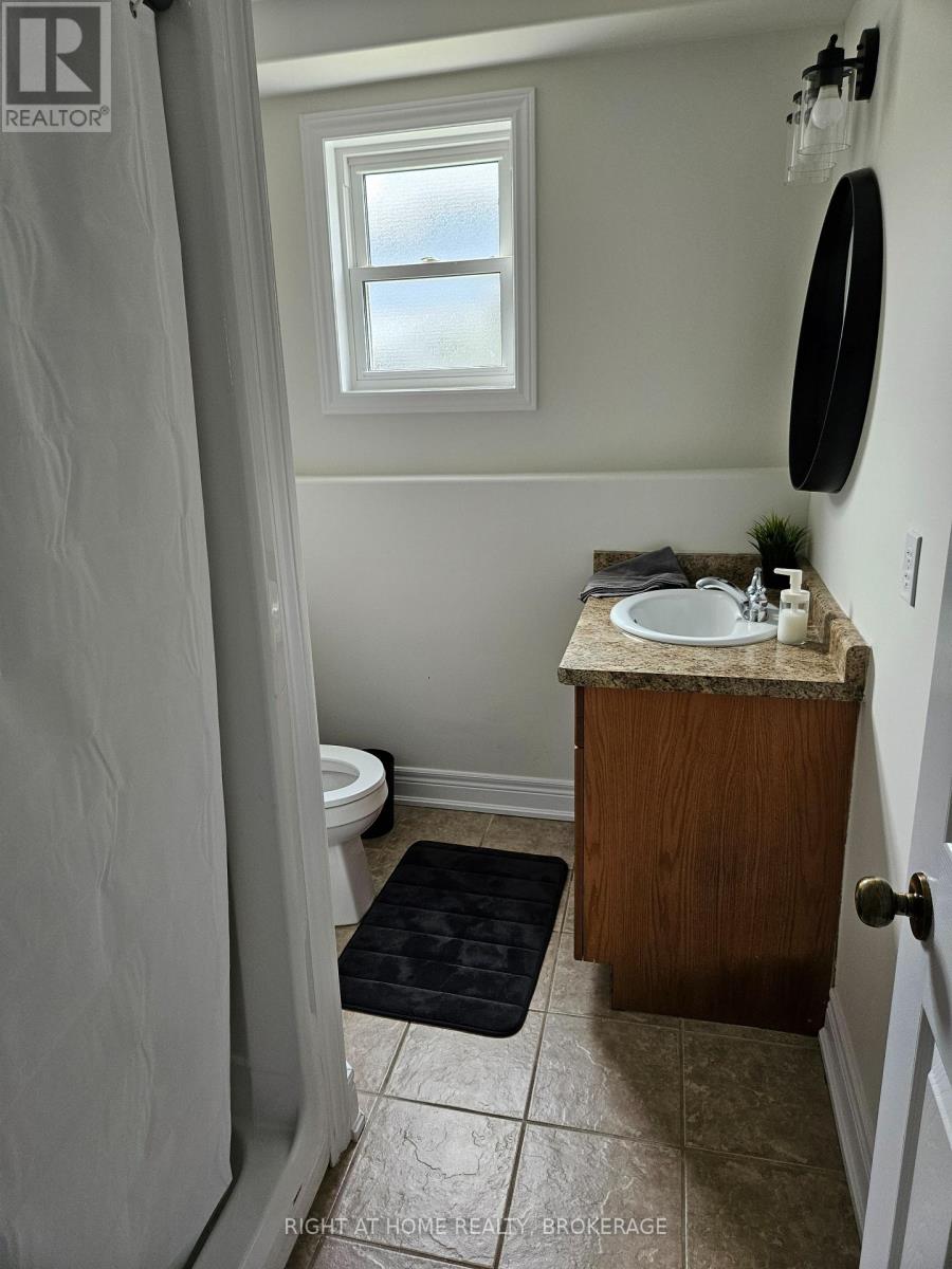 3823 Graeber Avenue, Fort Erie, Ontario  L0S 1B0 - Photo 12 - X12455047