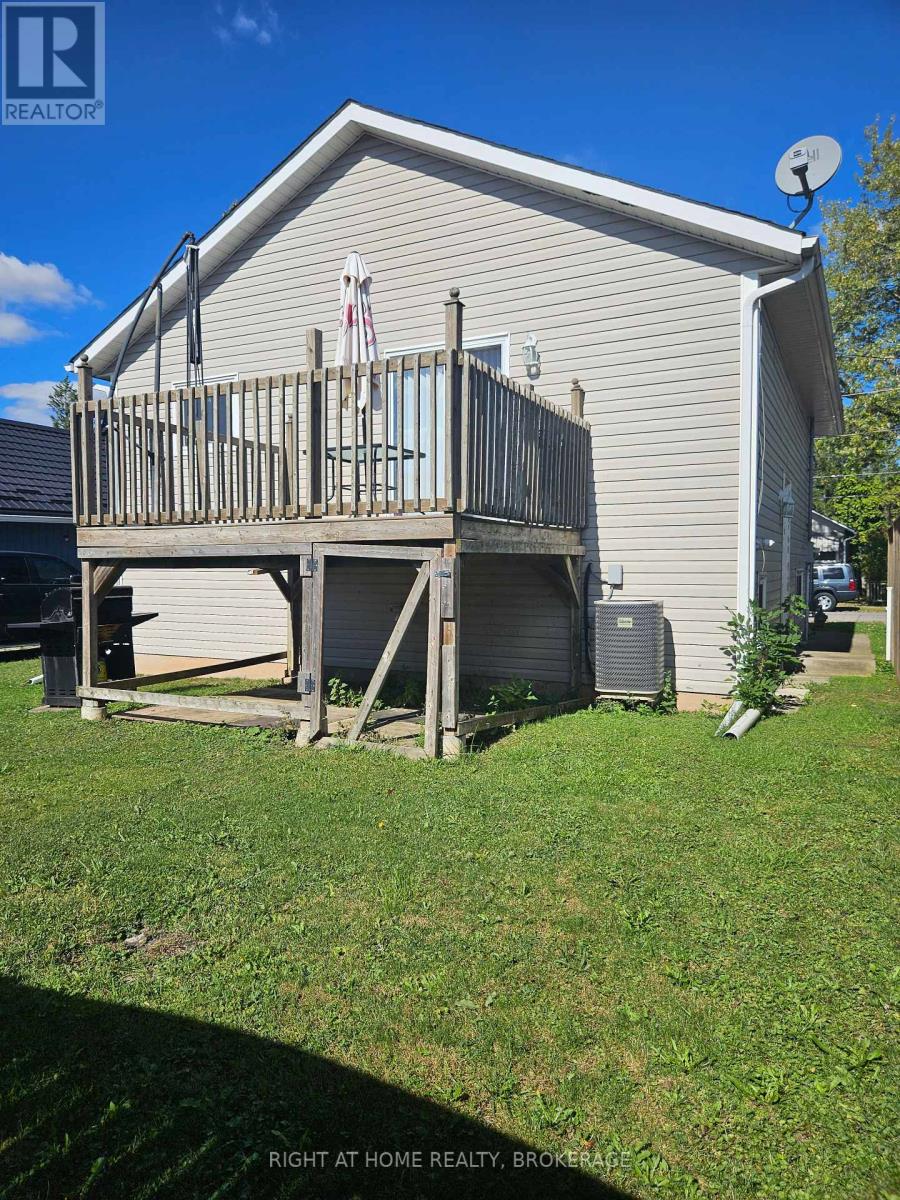 3823 Graeber Avenue, Fort Erie, Ontario  L0S 1B0 - Photo 15 - X12455047