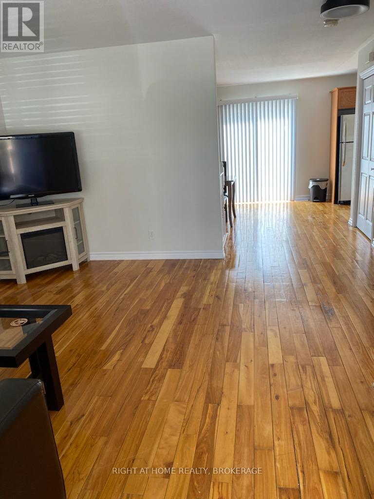 3823 Graeber Avenue, Fort Erie, Ontario  L0S 1B0 - Photo 4 - X12455047