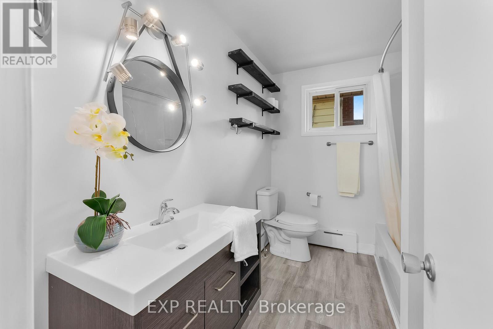 19 Moote Street, St. Catharines, Ontario  L2N 1B3 - Photo 11 - X12455050