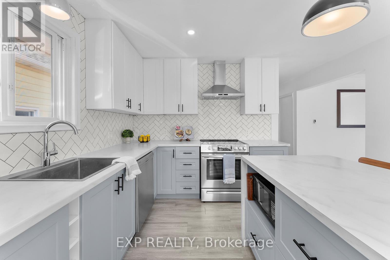 19 Moote Street, St. Catharines, Ontario  L2N 1B3 - Photo 3 - X12455050