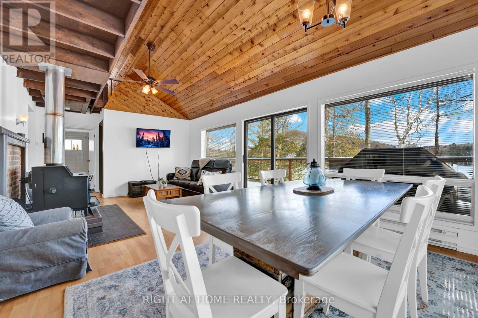 1220 Portage Lake Road, Dysart Et Al, Ontario  K0M 1S0 - Photo 11 - X12454892