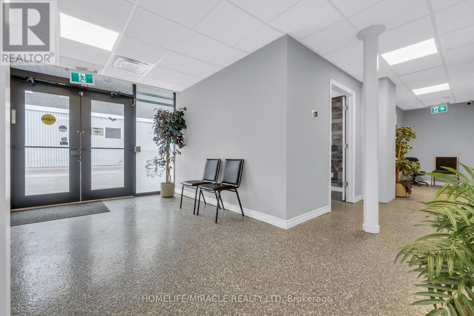 389 Lyle Street, London East, Ontario  N5W 3R6 - Photo 3 - X12454905