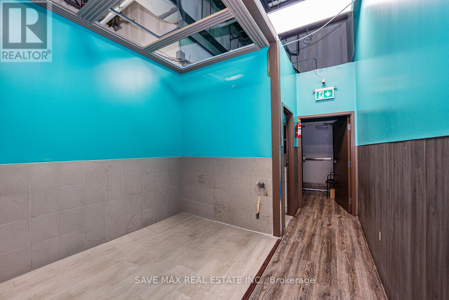 4 - 675 Rymal Road E, Hamilton, Ontario  L8W 1B5 - Photo 18 - X12454929