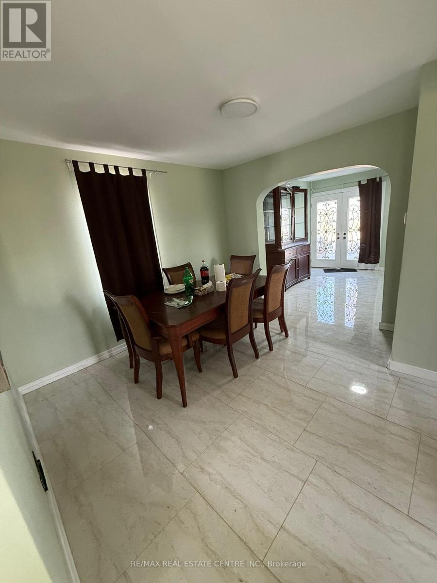 125 Davis Street, Thorold, Ontario  L2V 1E6 - Photo 8 - X12454930