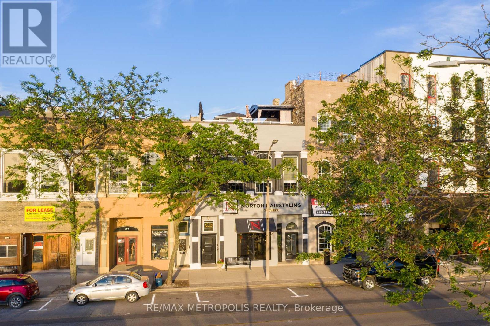 Upper - 182 Front Street N, Sarnia, Ontario  N7T 5S3 - Photo 1 - X12454958