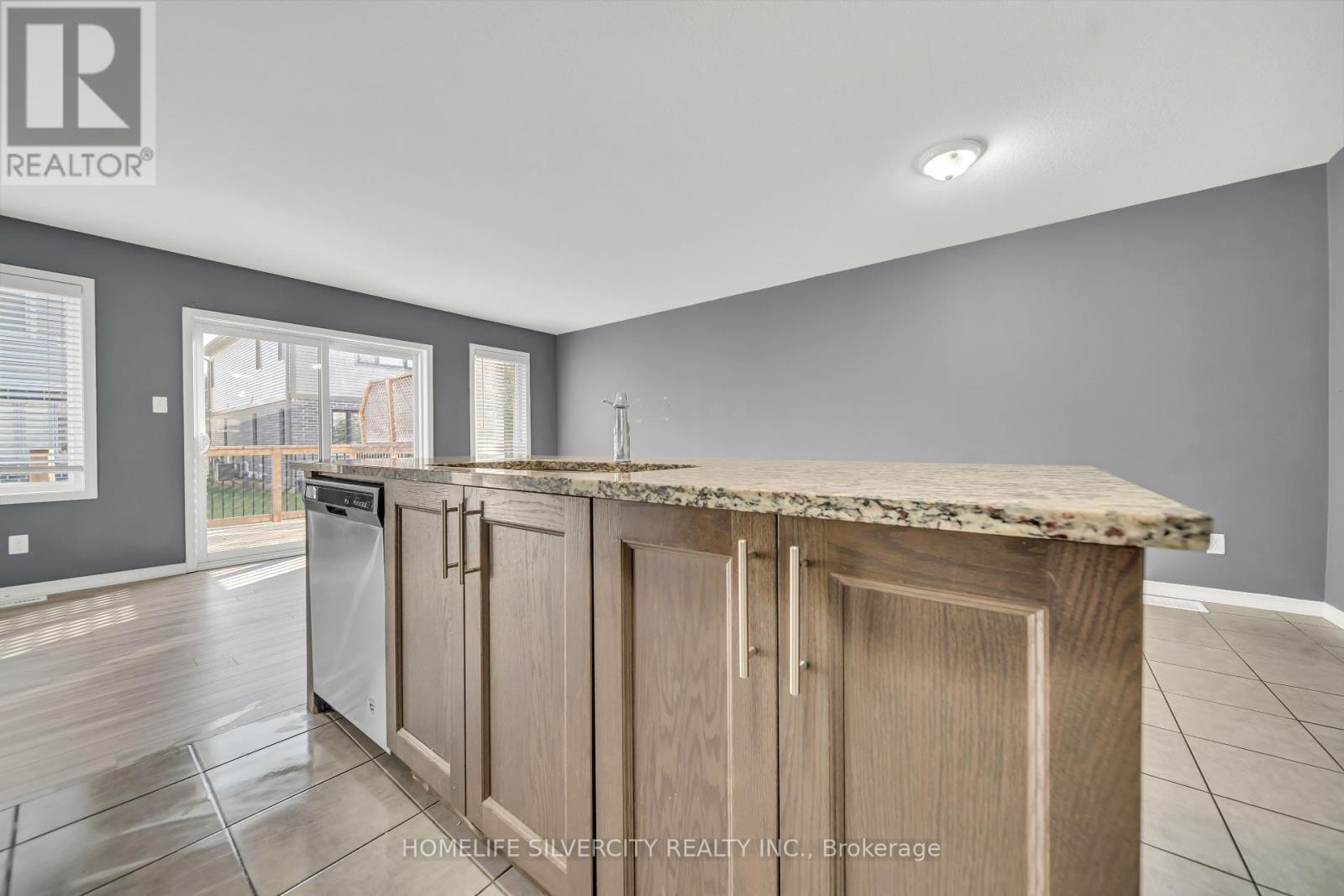 63 - 135 Hardcastle Drive, Cambridge, Ontario  N1S 0B6 - Photo 11 - X12454961