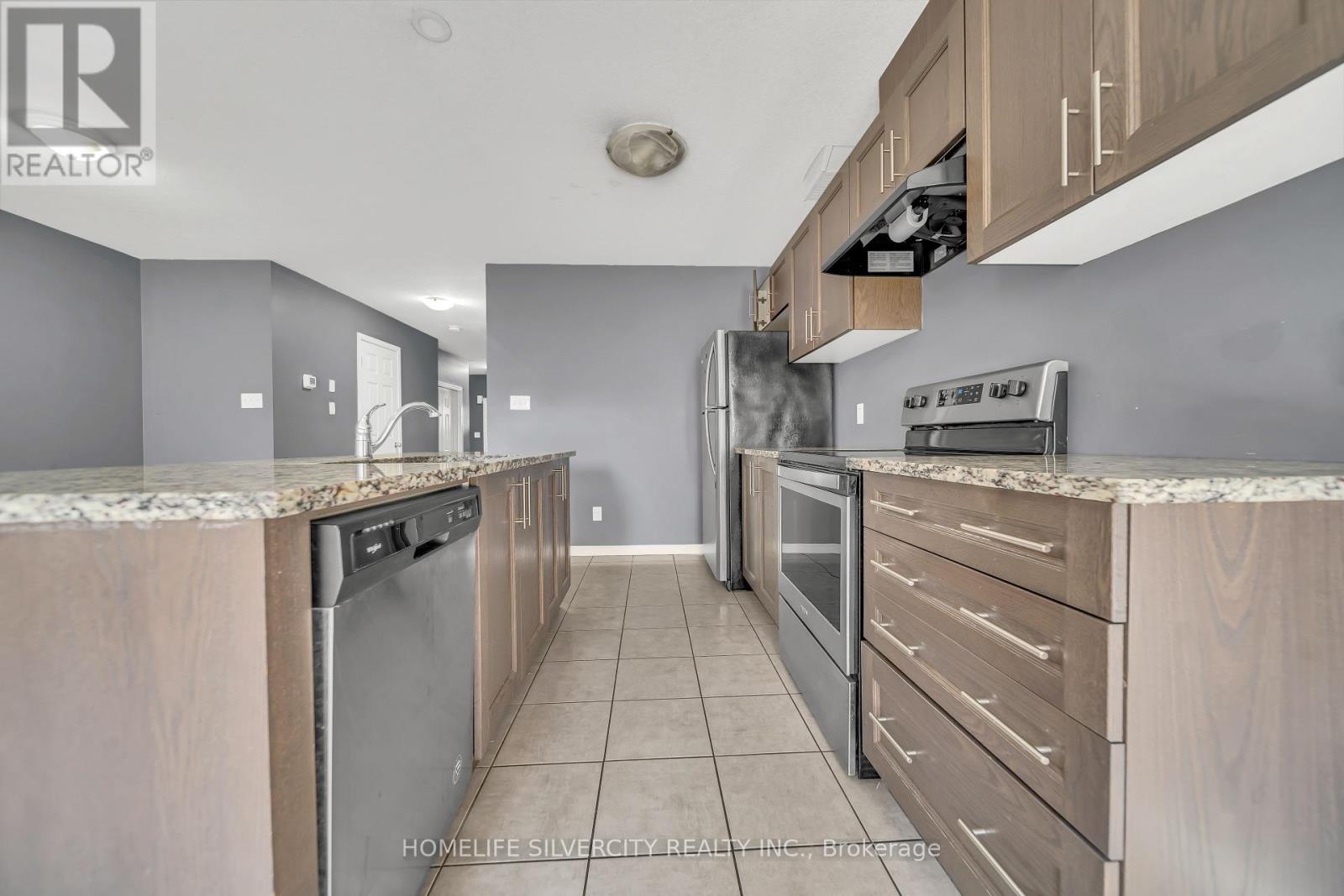 63 - 135 Hardcastle Drive, Cambridge, Ontario  N1S 0B6 - Photo 8 - X12454961