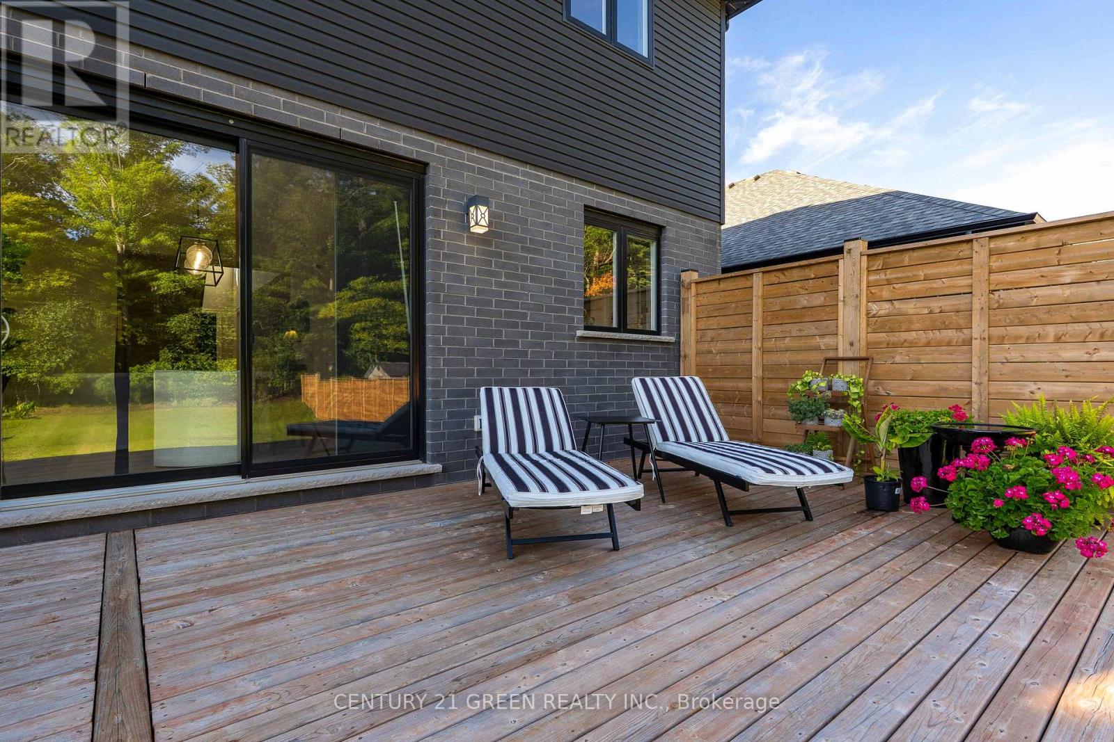 83 Optimist Drive, Southwold, Ontario  N5P 0G3 - Photo 36 - X12454983