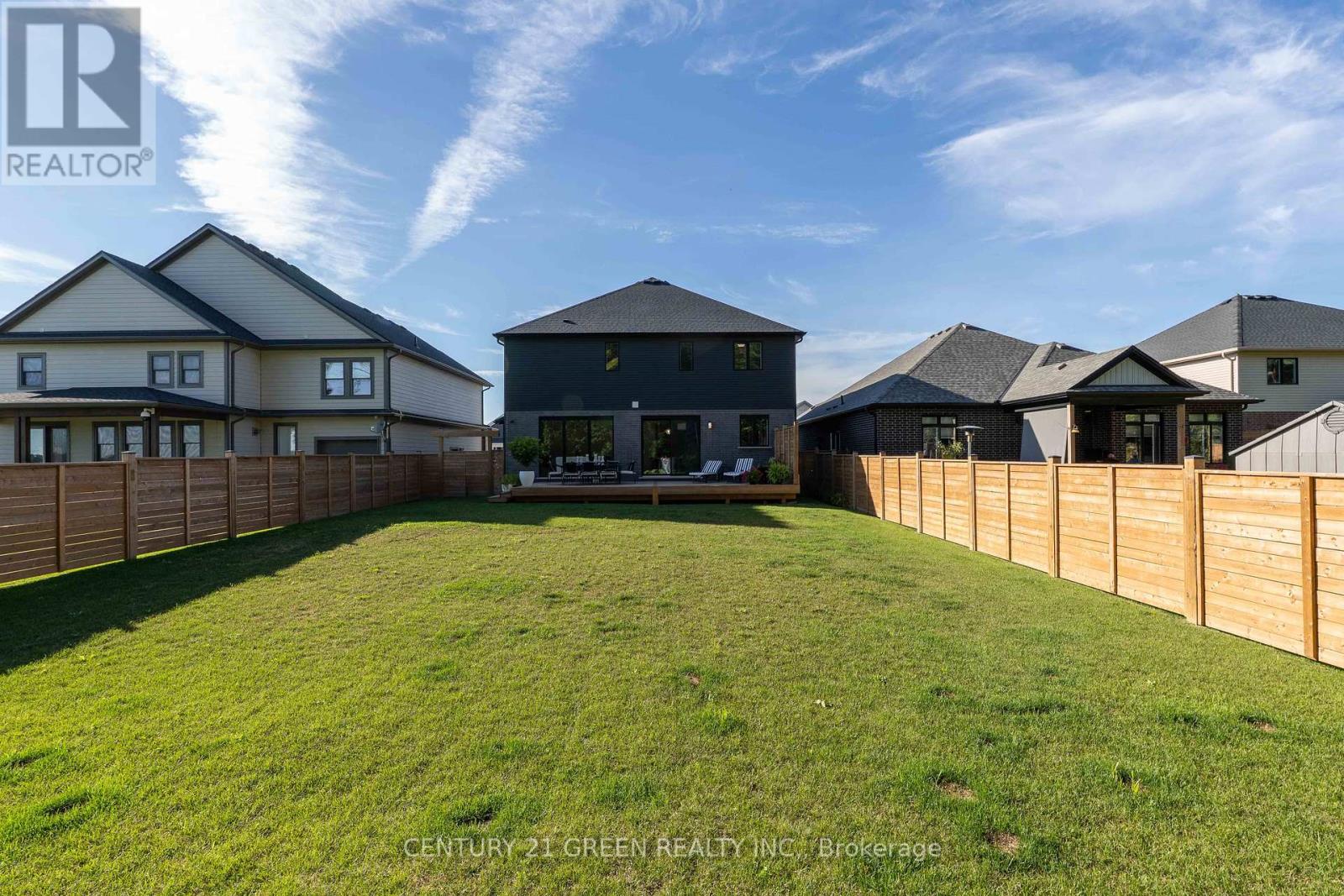 83 Optimist Drive, Southwold, Ontario  N5P 0G3 - Photo 37 - X12454983