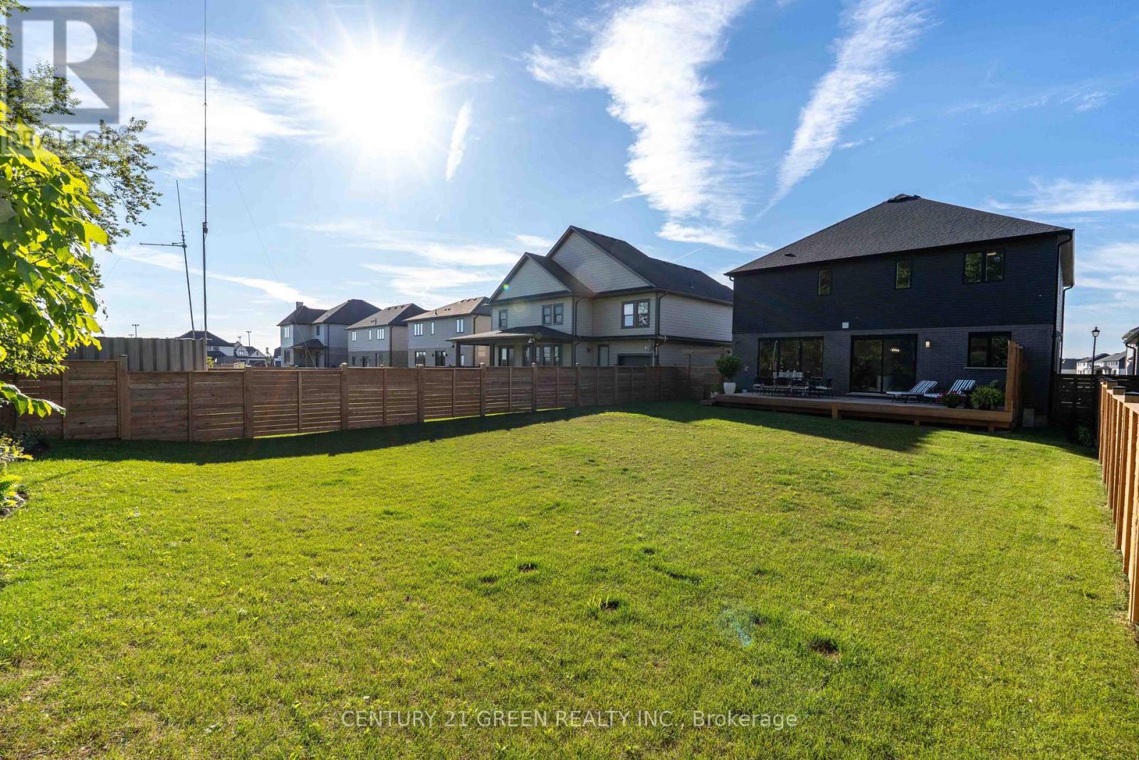 83 Optimist Drive, Southwold, Ontario  N5P 0G3 - Photo 38 - X12454983