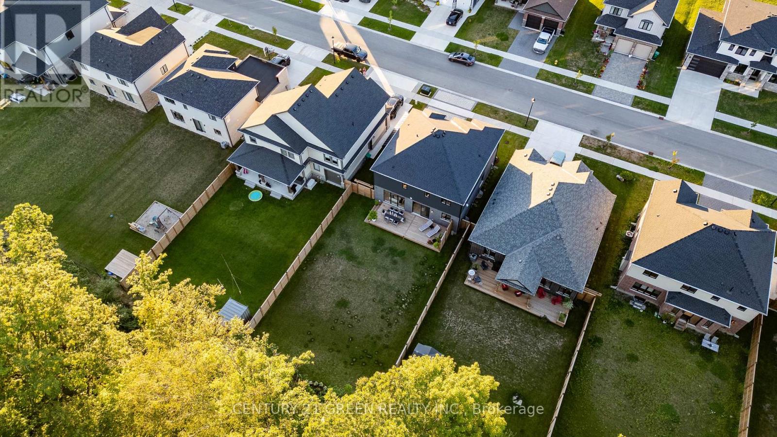 83 Optimist Drive, Southwold, Ontario  N5P 0G3 - Photo 44 - X12454983