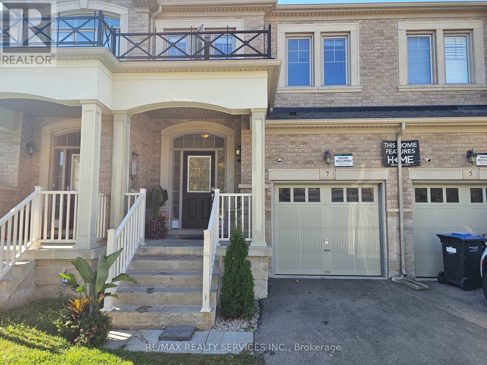 7 Lady Evelyn Crescent, Brampton, Ontario  L6Y 6C7 - Photo 2 - W12389697