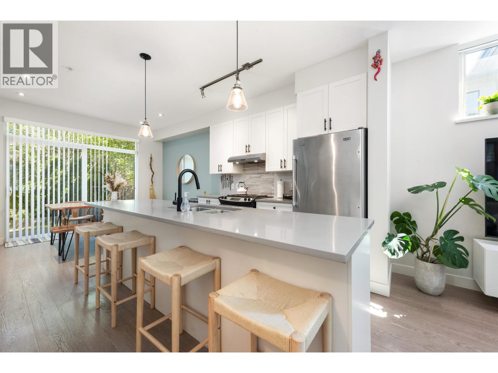 1229 BRANDYWINE DRIVE, Squamish, British Columbia