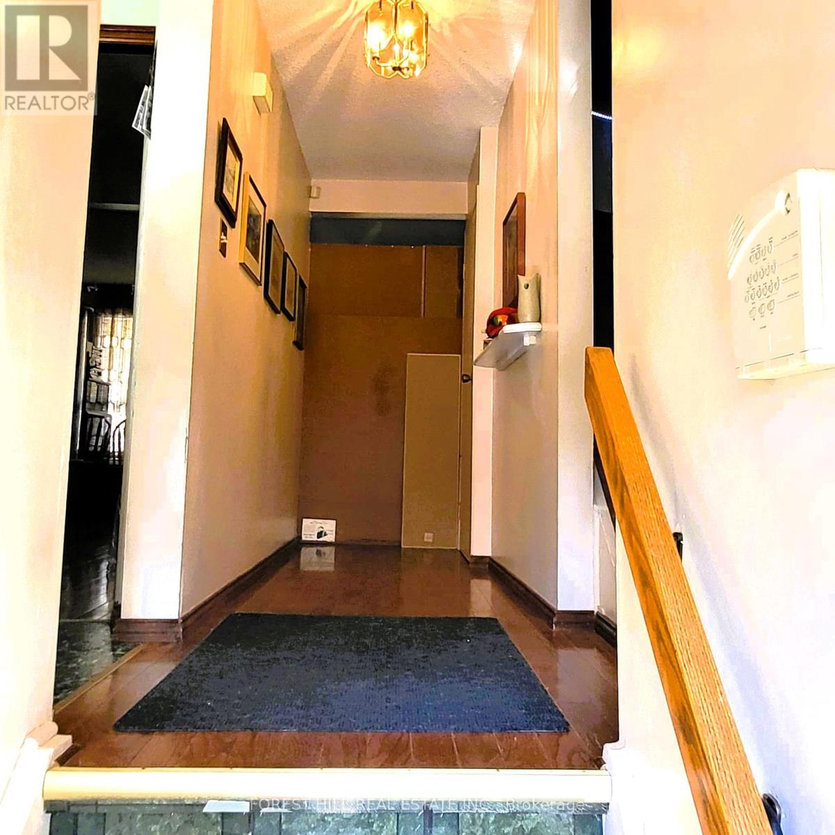 104 - 104 Baronwood Court, Brampton (Brampton North), Ontario  L6V 3H7 - Photo 3 - W12036372