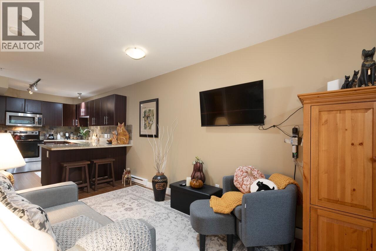 6 7428 E 14th Avenue, Burnaby, British Columbia  V3N 0C2 - Photo 14 - R3057028