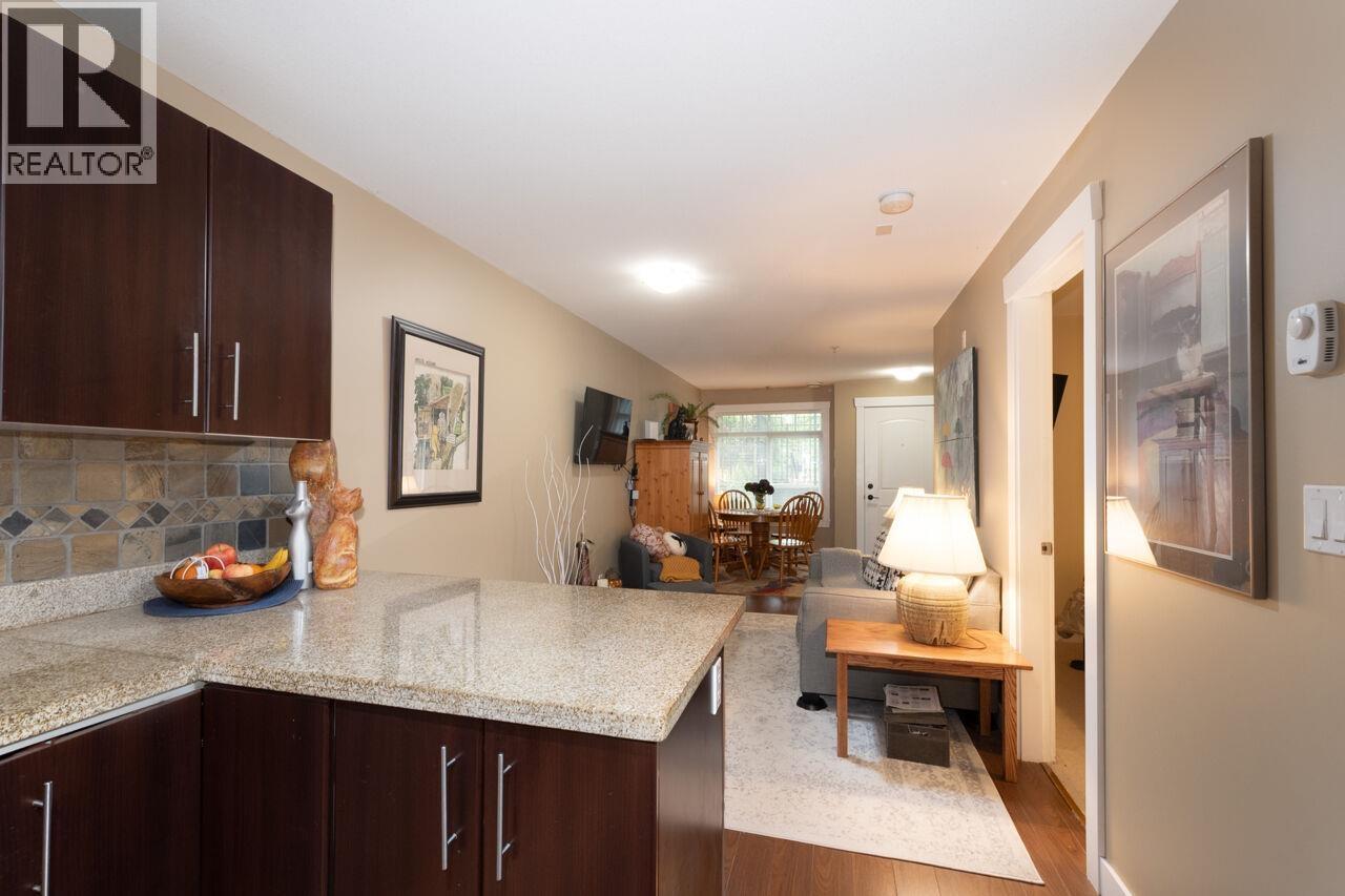 6 7428 E 14th Avenue, Burnaby, British Columbia  V3N 0C2 - Photo 8 - R3057028
