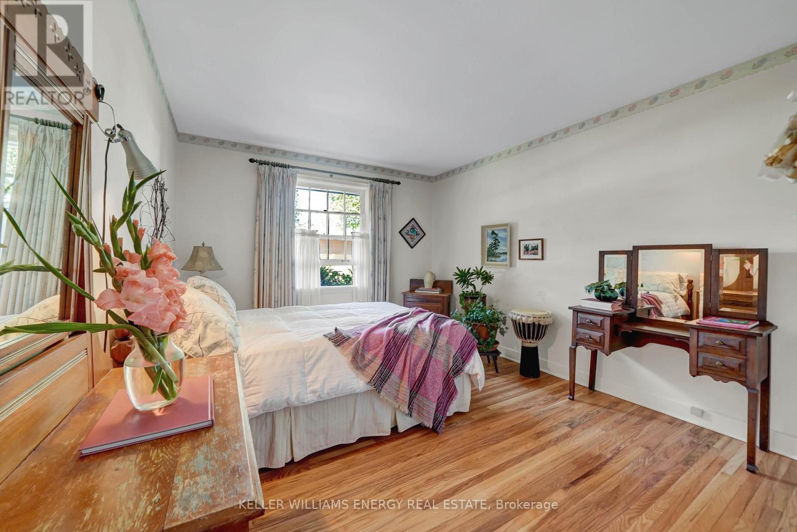 15 Southwood Crescent, Belleville (Belleville Ward), Ontario  K8N 1X4 - Photo 22 - X12455053