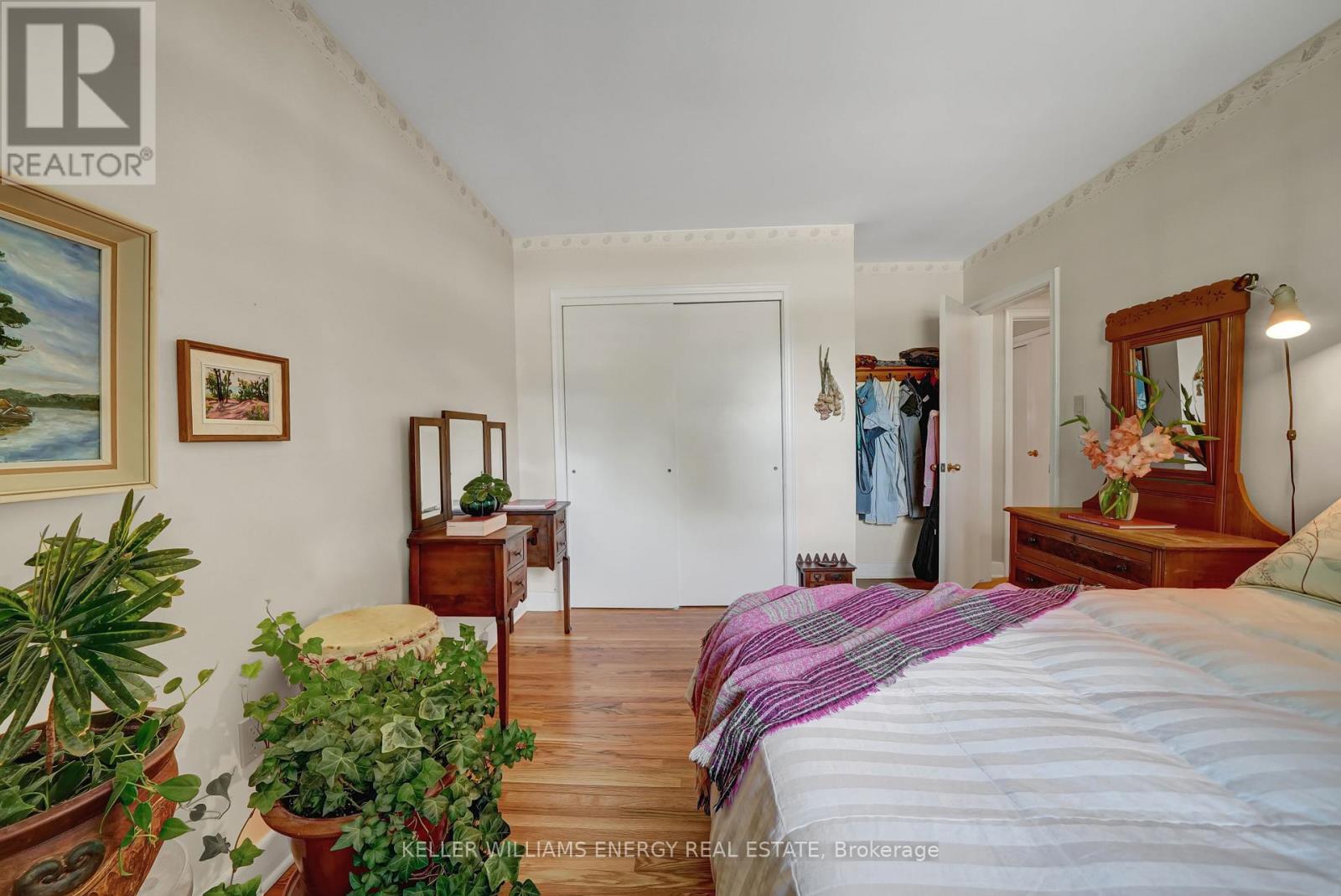 15 Southwood Crescent, Belleville (Belleville Ward), Ontario  K8N 1X4 - Photo 23 - X12455053