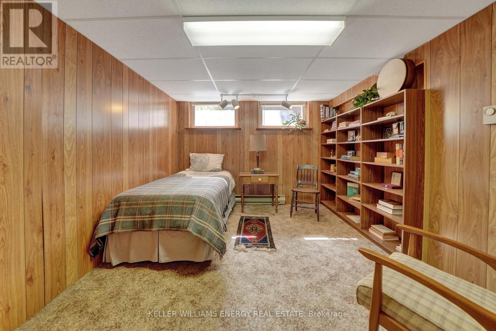 15 Southwood Crescent, Belleville (Belleville Ward), Ontario  K8N 1X4 - Photo 34 - X12455053