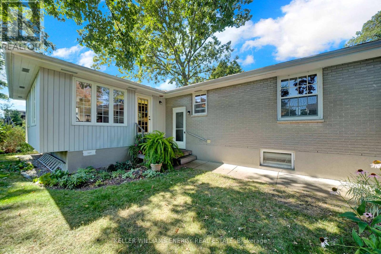 15 Southwood Crescent, Belleville (Belleville Ward), Ontario  K8N 1X4 - Photo 39 - X12455053