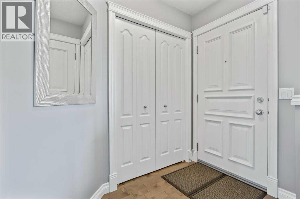 8916 Wentworth Avenue Sw, Calgary, Alberta  T3H 5N9 - Photo 2 - A2262261