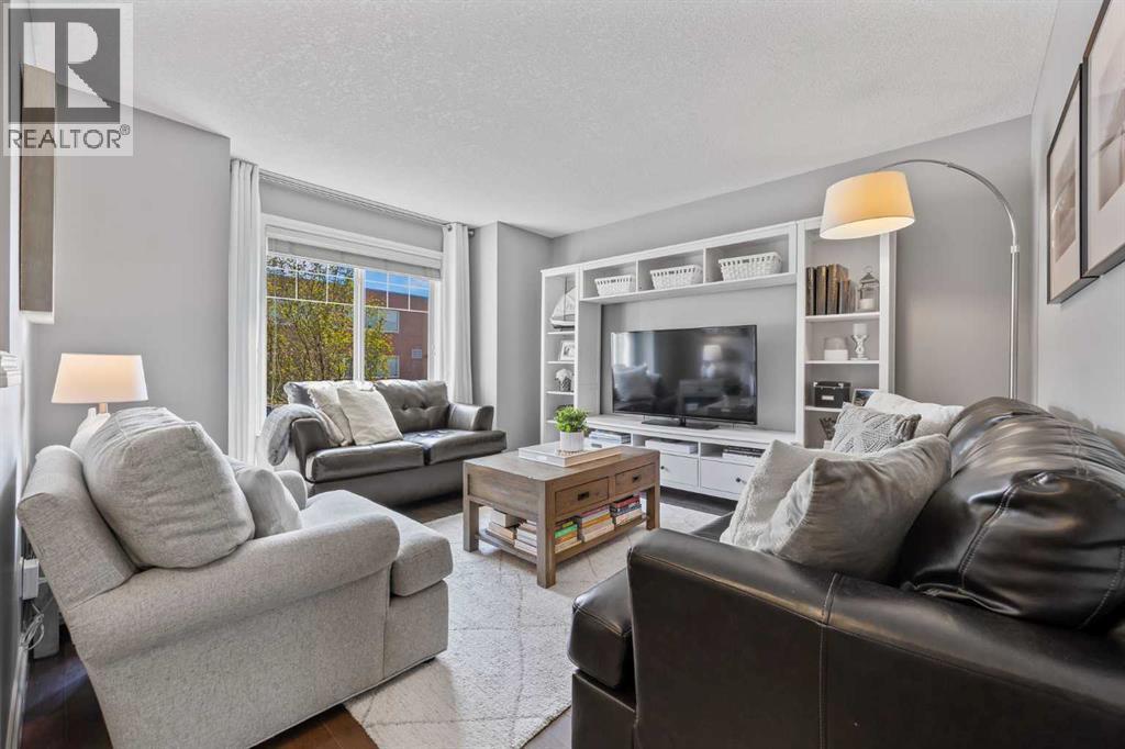 8916 Wentworth Avenue Sw, Calgary, Alberta  T3H 5N9 - Photo 3 - A2262261