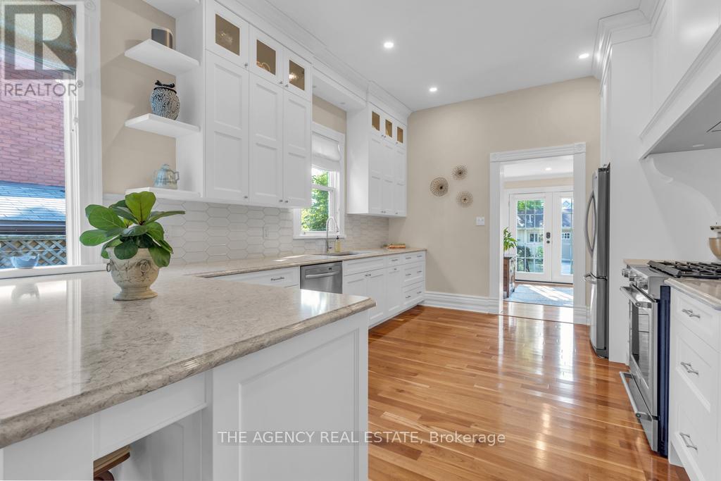 157 Duchess Avenue, London South, Ontario  N6C 1N8 - Photo 3 - X12454003