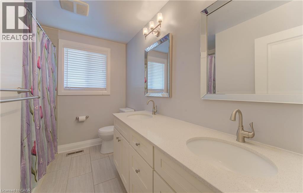 292 Parkmount Drive, Waterloo, Ontario  N2L 5S2 - Photo 18 - 40776543