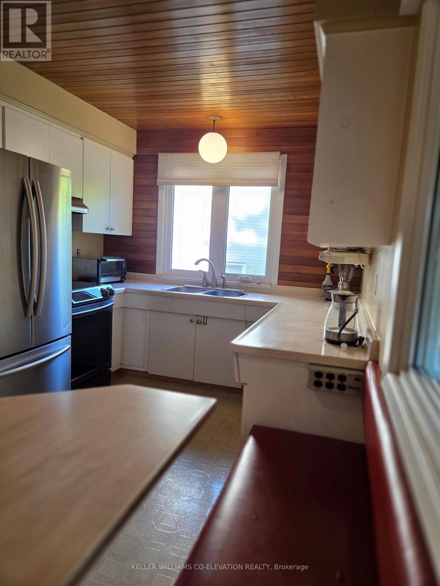 36 Danville Drive, Toronto, Ontario  M2P 1J1 - Photo 7 - C12449526