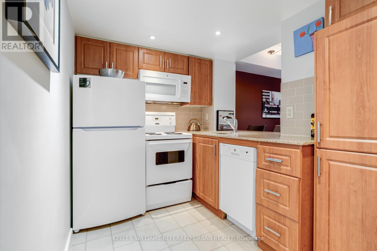 332 - 60 Homewood Avenue, Toronto, Ontario  M4Y 2X4 - Photo 6 - C12454972