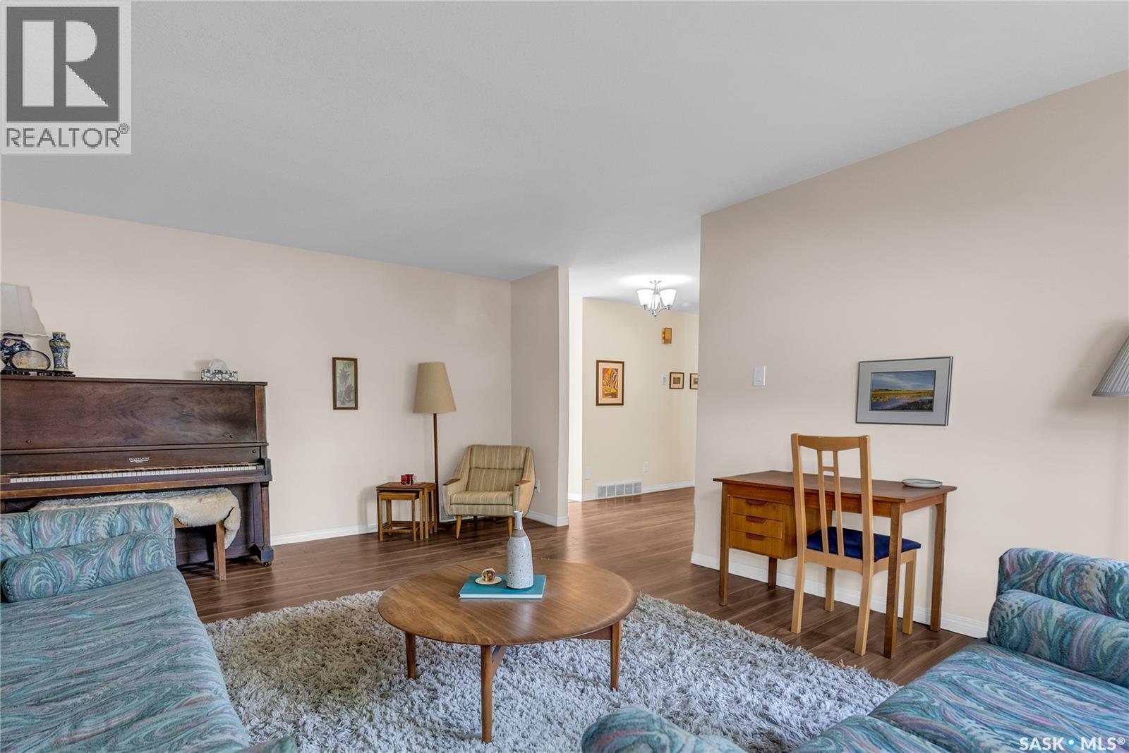 54 Britnell Crescent, Saskatoon, Saskatchewan  S7H 3X8 - Photo 4 - SK020543