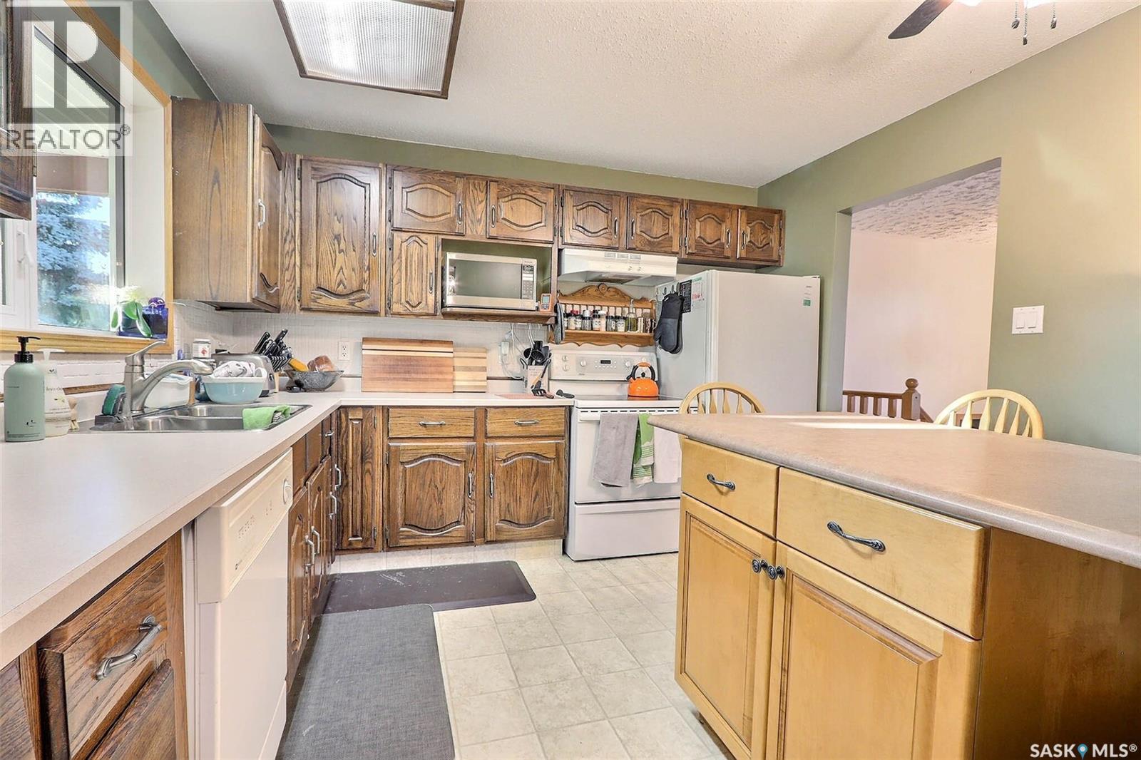 3043 Erickson Crescent, Prince Albert, Saskatchewan  S6V 6P8 - Photo 6 - SK020335