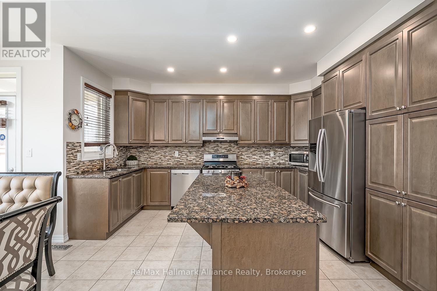177 Sixteen Mile Drive, Oakville, Ontario  L6M 0T7 - Photo 15 - W12455075