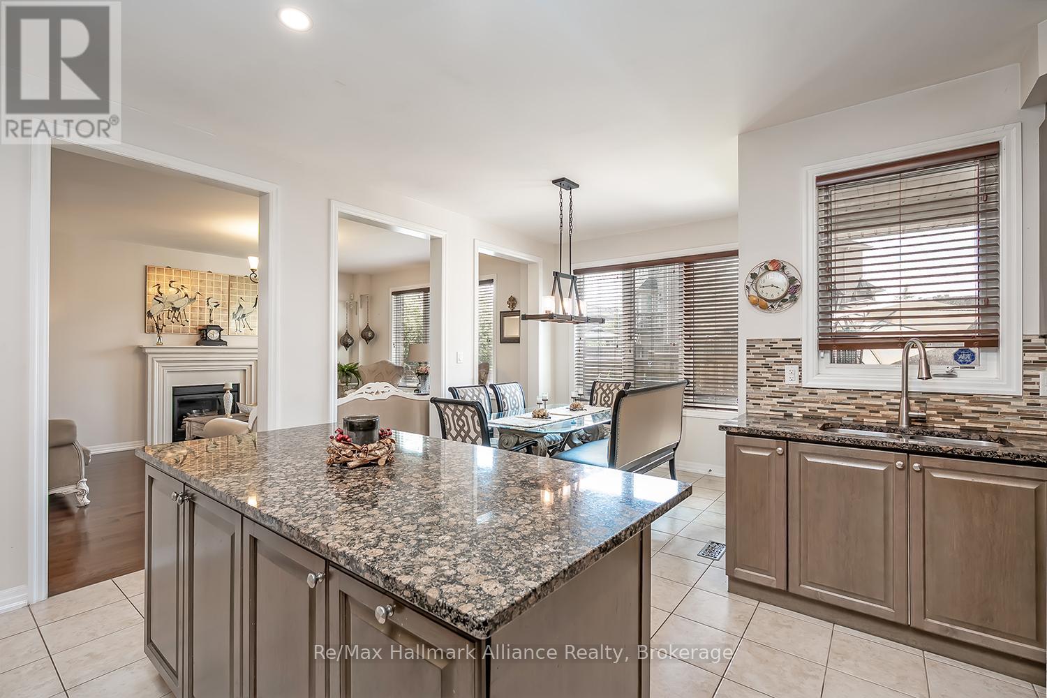 177 Sixteen Mile Drive, Oakville, Ontario  L6M 0T7 - Photo 17 - W12455075