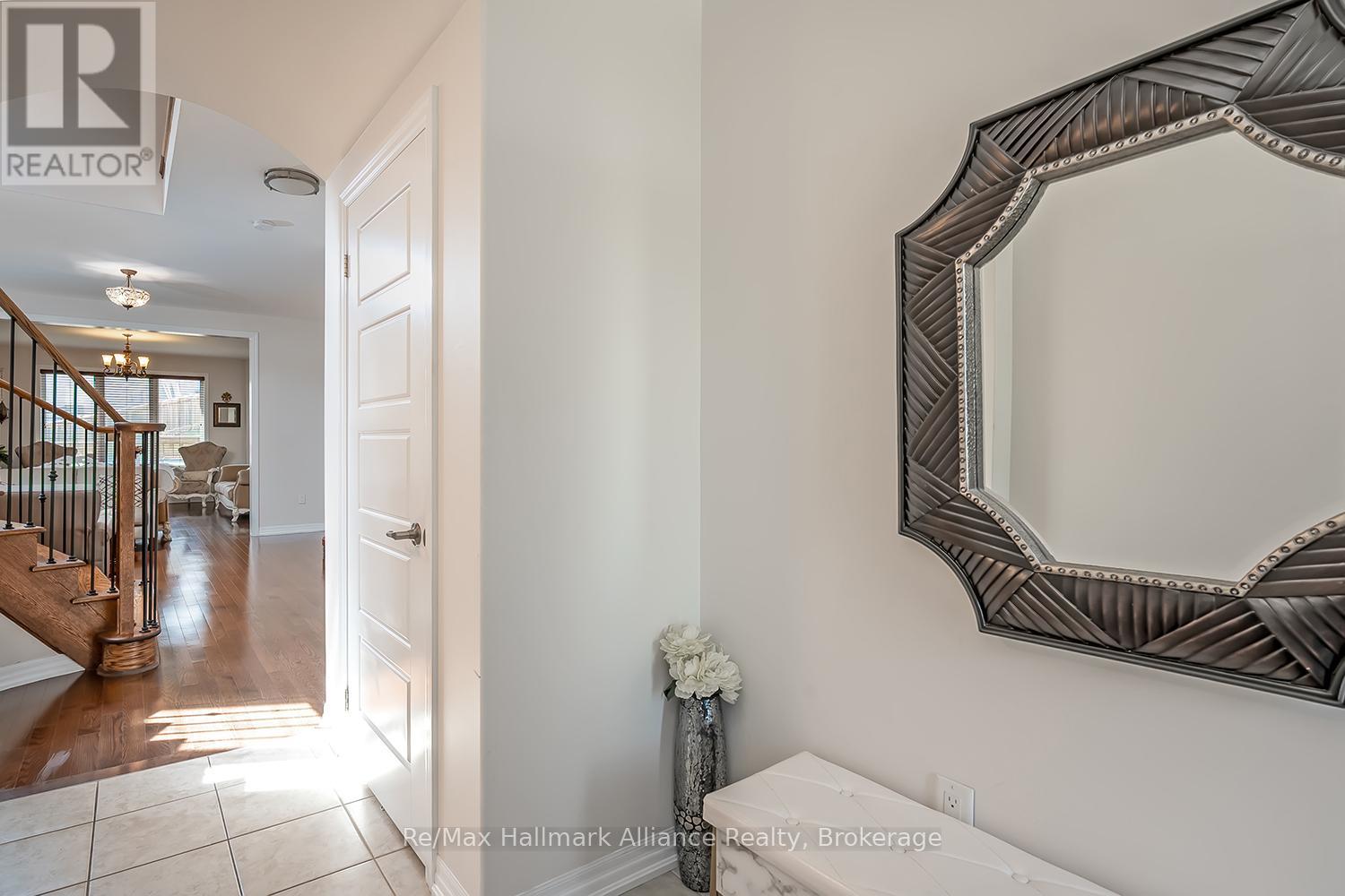 177 Sixteen Mile Drive, Oakville, Ontario  L6M 0T7 - Photo 5 - W12455075
