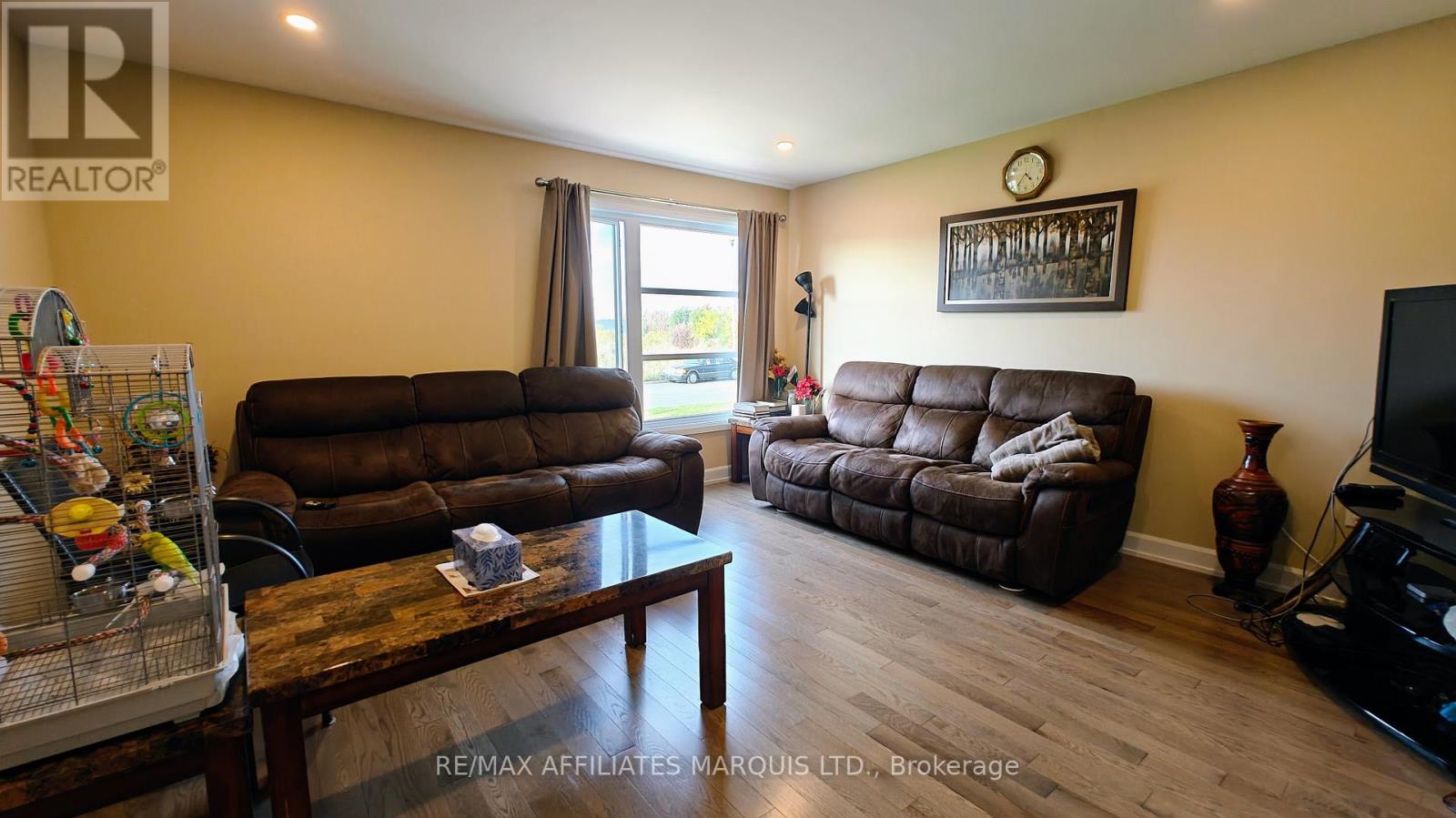 369 Belfort Crescent, Cornwall, Ontario  K6H 0H4 - Photo 3 - X12455163