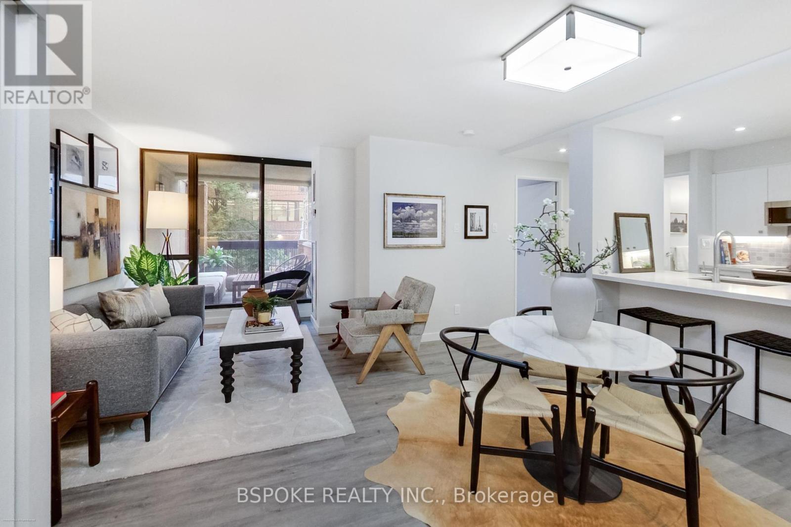 204 - 105 MCCAUL STREET, Toronto, Ontario