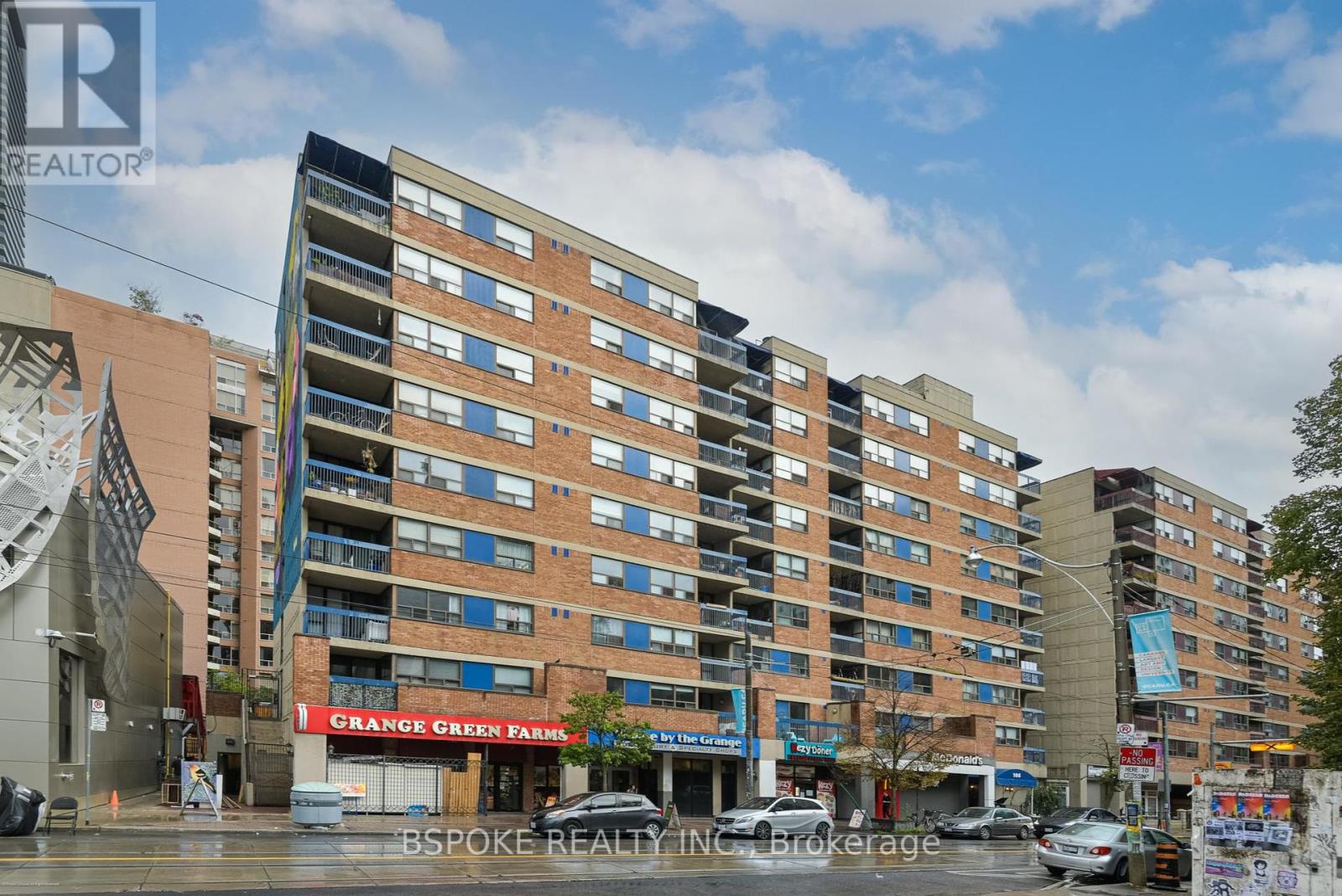 204 - 105 Mccaul Street, Toronto, Ontario  M5T 2X4 - Photo 2 - C12455032