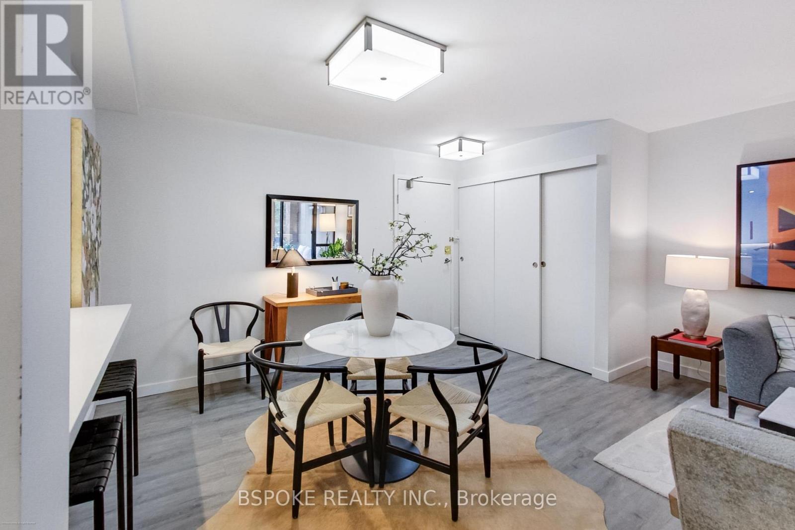 204 - 105 Mccaul Street, Toronto, Ontario  M5T 2X4 - Photo 9 - C12455032