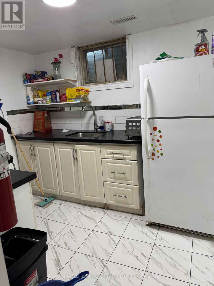 42 Nahanni Terrace, Toronto (Malvern), Ontario  M1B 1B8 - Photo 13 - E12455055