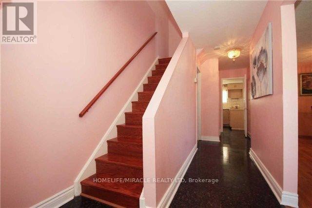 42 Nahanni Terrace, Toronto (Malvern), Ontario  M1B 1B8 - Photo 3 - E12455055