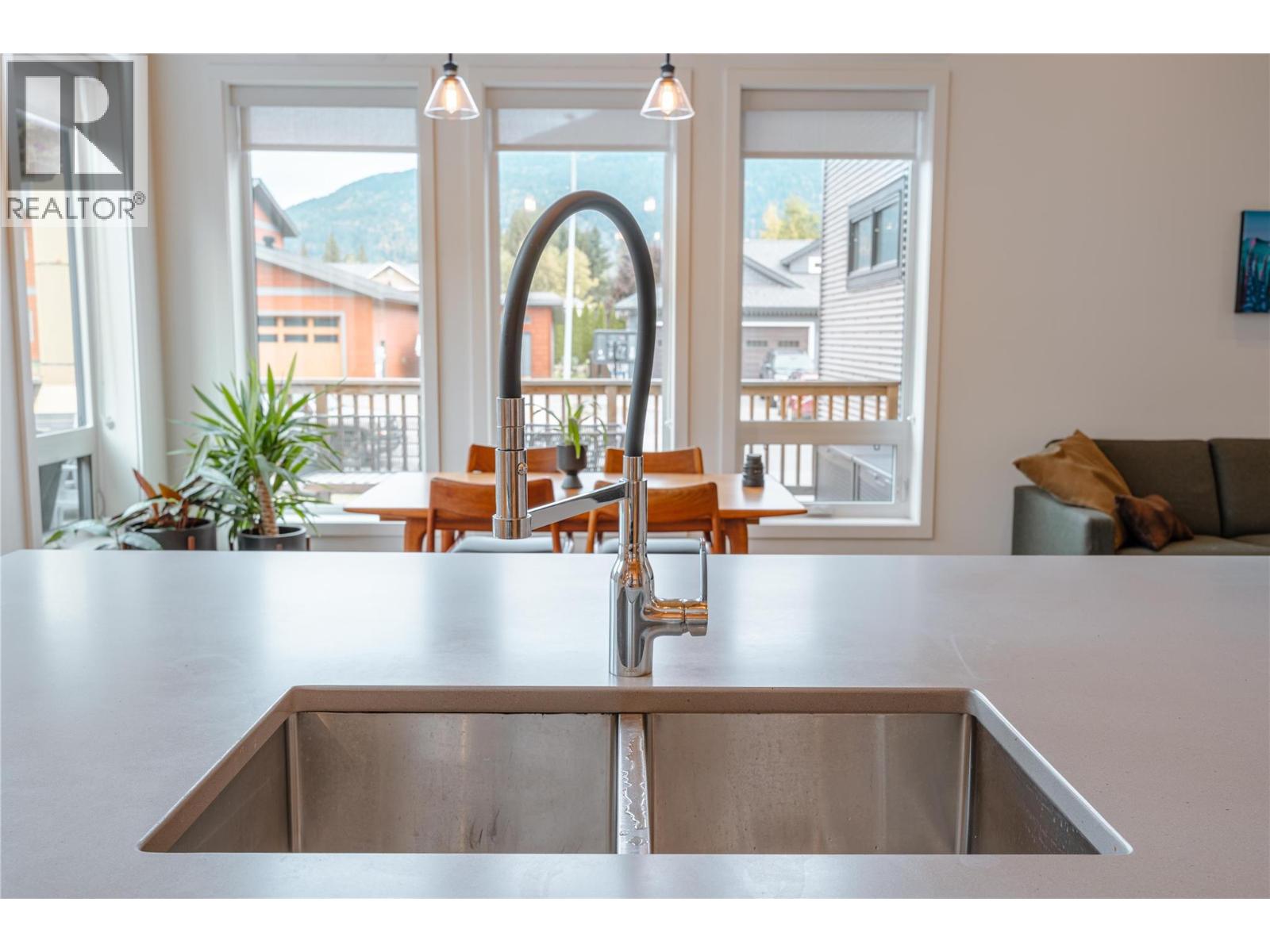 1960 Aspen Crescent, Revelstoke, British Columbia  V0E 2S1 - Photo 15 - 10364358