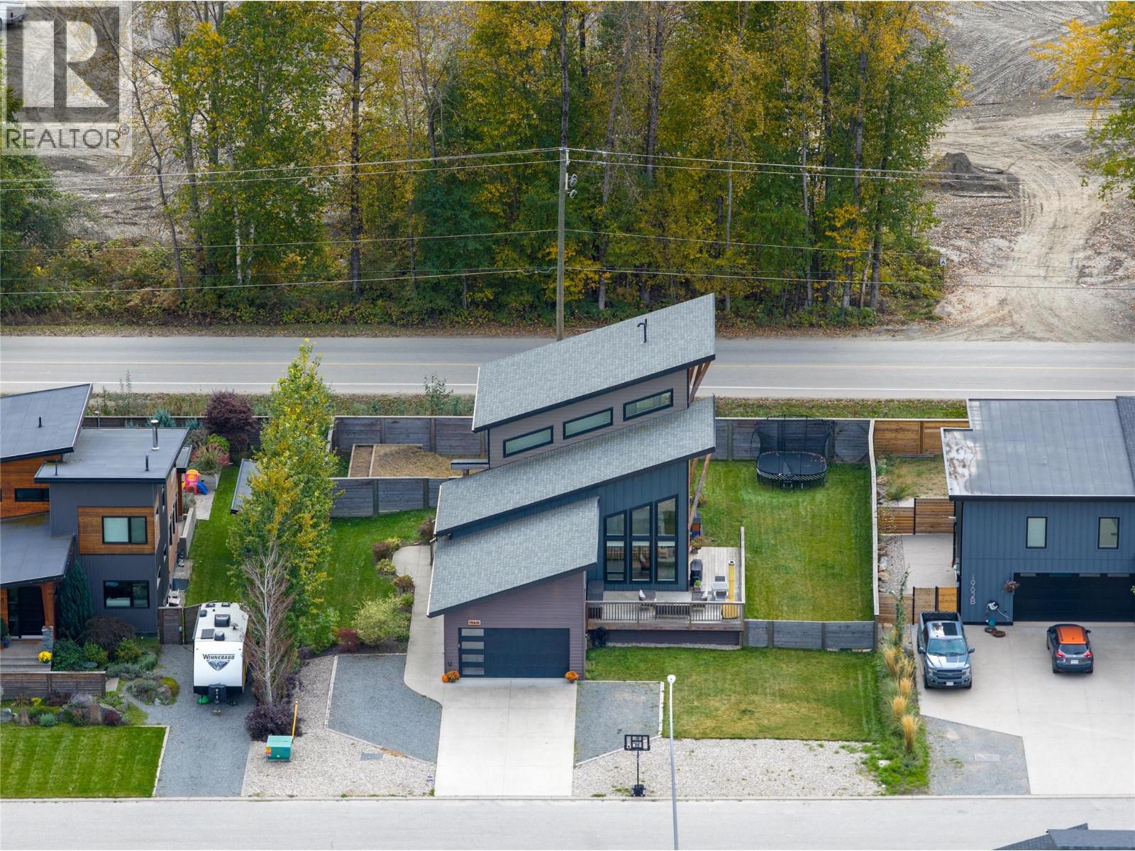 1960 Aspen Crescent, Revelstoke, British Columbia  V0E 2S1 - Photo 3 - 10364358