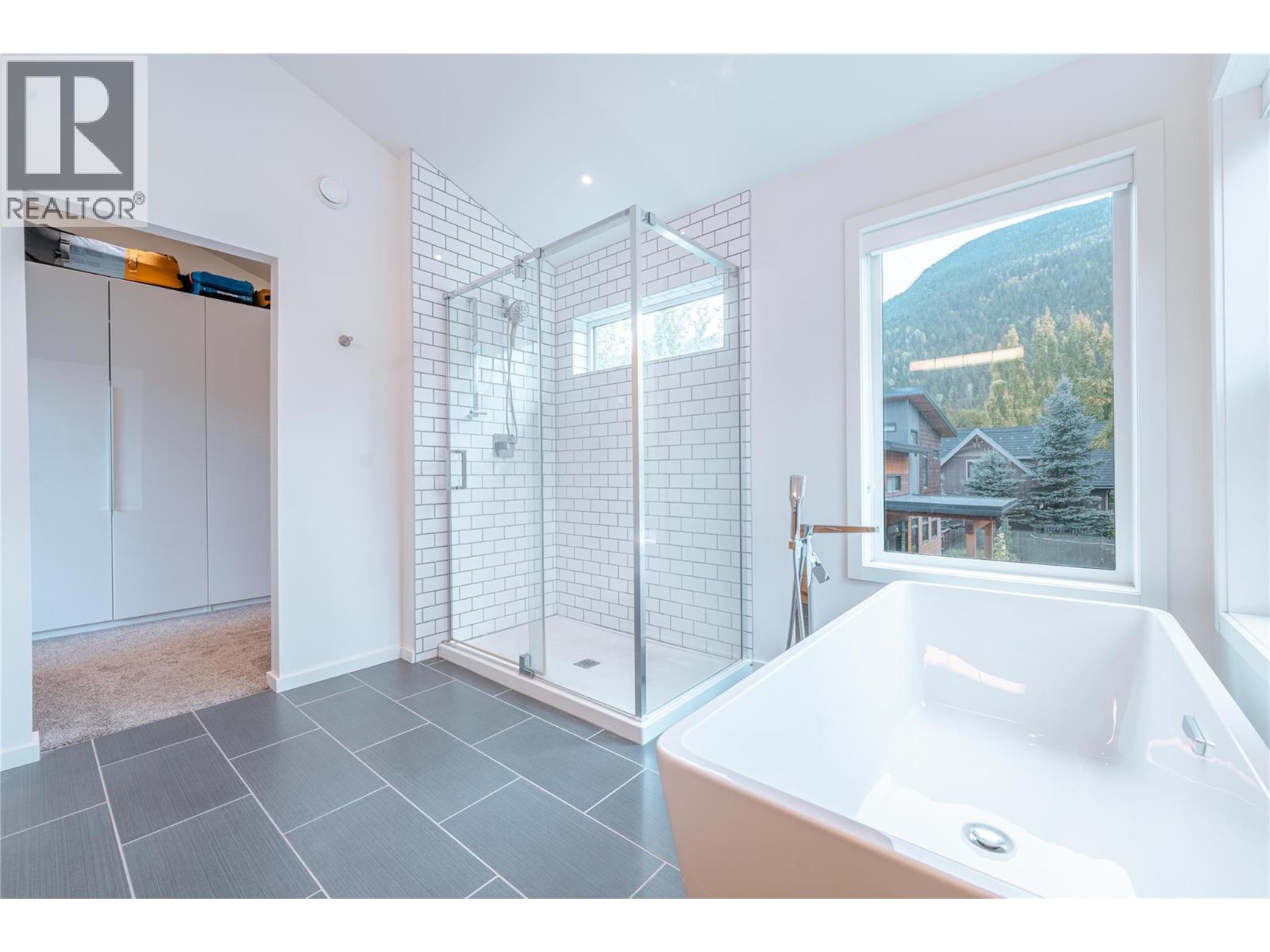 1960 Aspen Crescent, Revelstoke, British Columbia  V0E 2S1 - Photo 25 - 10364358