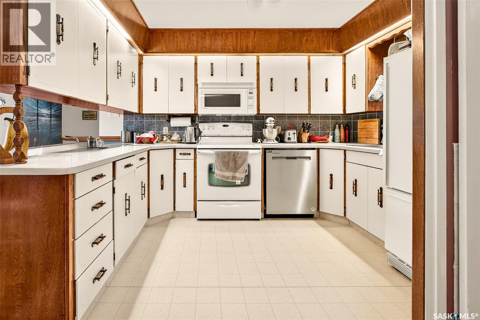 1220 Willow Avenue, Moose Jaw, Saskatchewan  S6H 1H2 - Photo 9 - SK020433