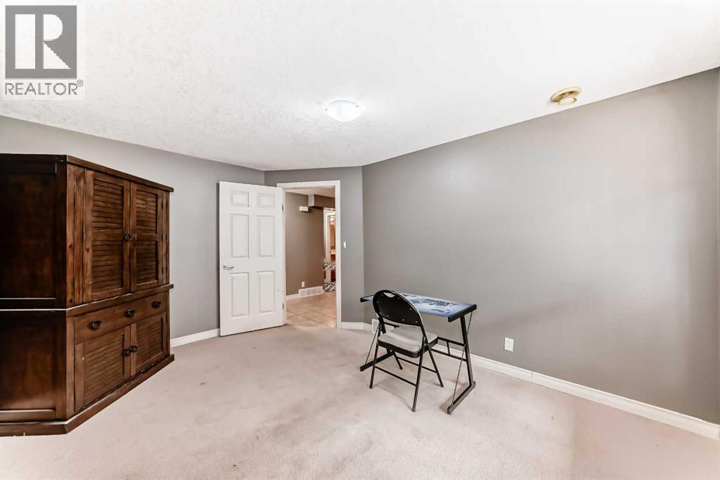 73 Crestmont Drive Sw, Calgary, Alberta  T3B 5Z6 - Photo 43 - A2234921