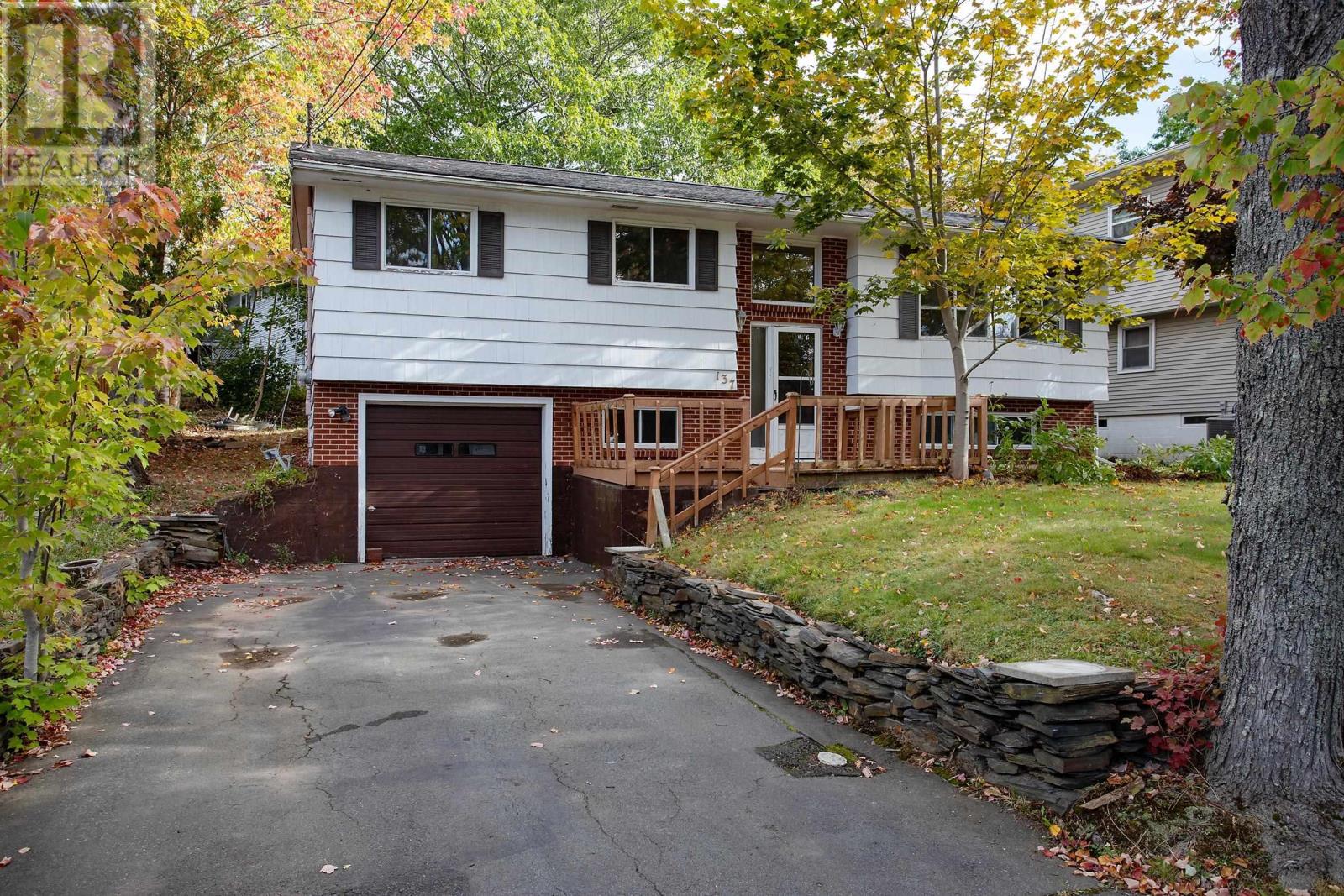 137 Prince Street, Lower Sackville, Nova Scotia  B4C 1L4 - Photo 2 - 202525171