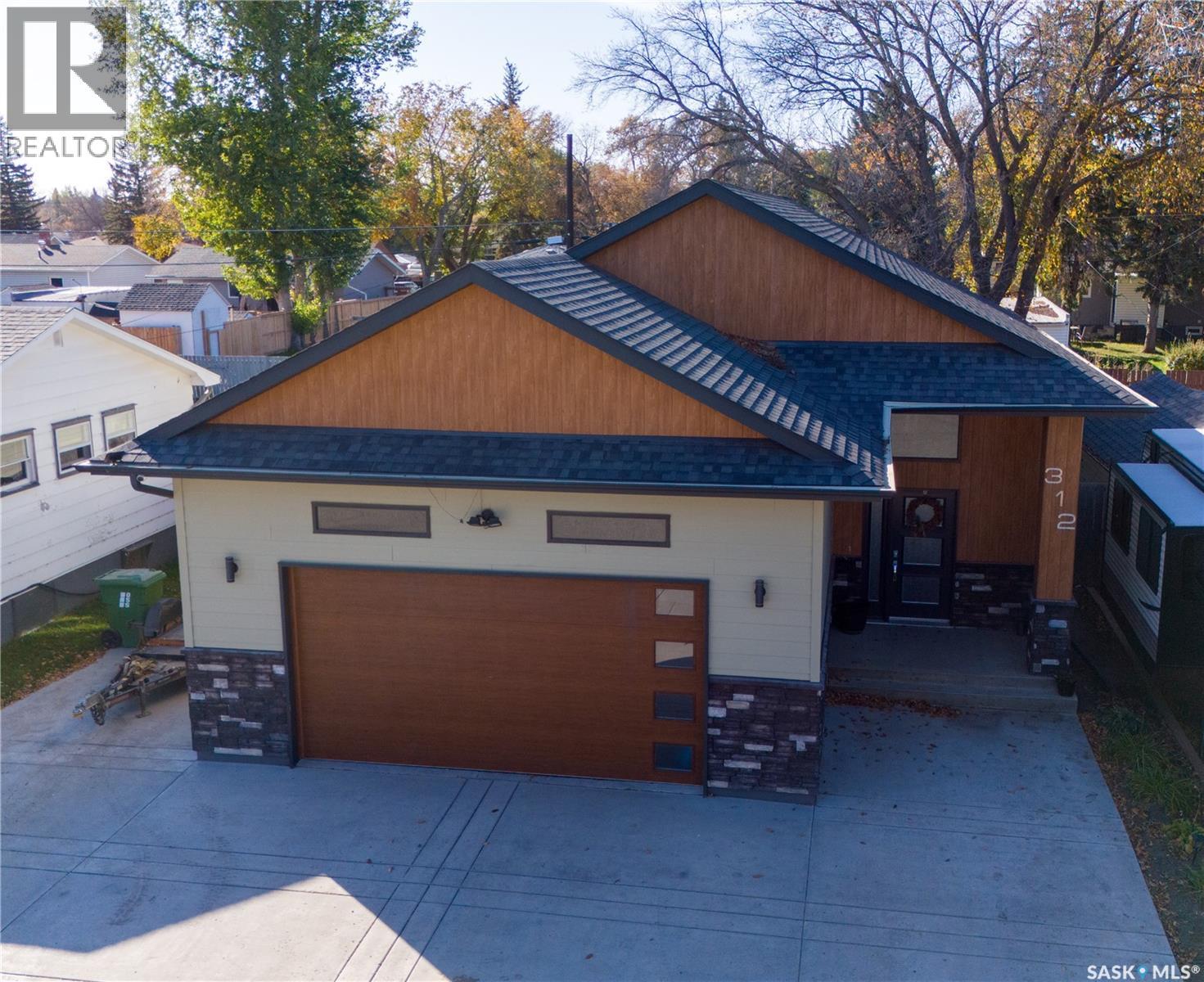 312 First Avenue N, Yorkton, Saskatchewan  S3N 1K5 - Photo 3 - SK020452